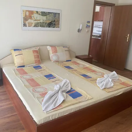 Semiramida Gardens Apartment Σάνι Μπιτς