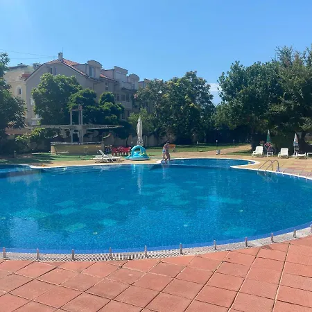 Semiramida Gardens Apartment